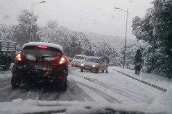 صعوبة في حركة المرور بسبب الثلوج بتيسمسيلت