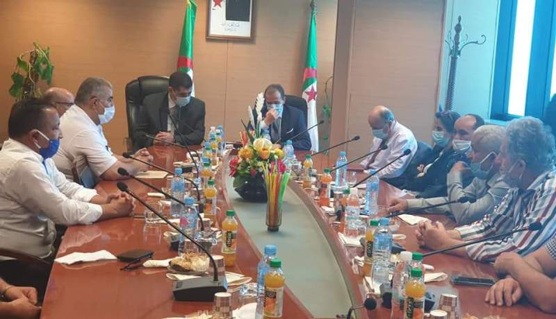 وزارة التجارة تُكرّم الفائزين في المسابقة الدولية لزيت الزيتون وتبحث سبل تطوير الإنتاج