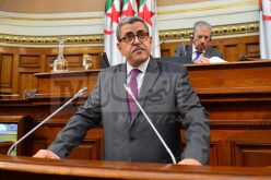 جراد يطالب الوزراء بالحد من تنقلاتهم إلى الخارج للحد من تفشي كورونا