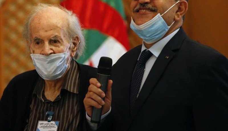 جراد: لكم أن تنظروا إلى سقف قصر الثقافة لتروا إبداعات أنامل بشير يلس