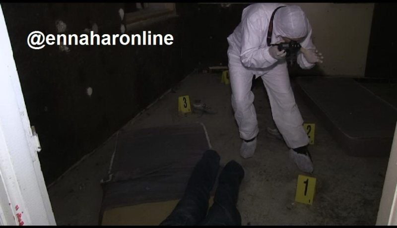 4 أشخاص يقتلون صديقهم طعنا بخنجر أمام منزله بسبب ديون في ورڤلة !