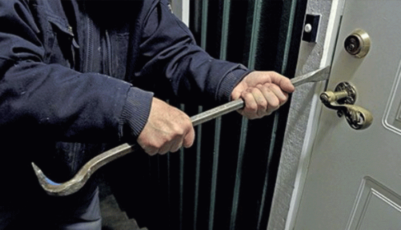 مسبوق ينفّذ جرائم سطو بالعاصمة ويُلصق التُّهم بجيرانه