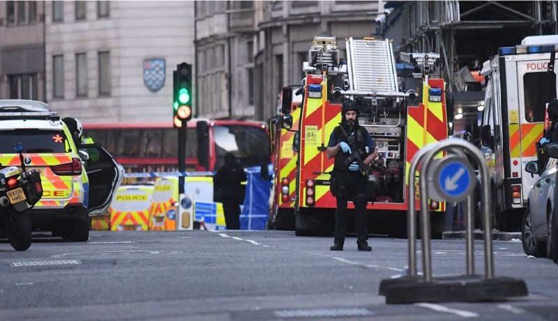 قتيل على الأقل في جسر لندن بعد حادثة طعن