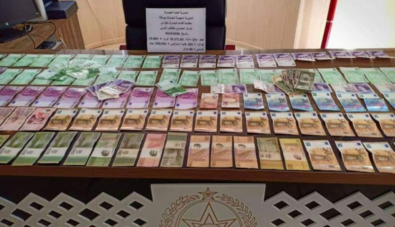 إحباط محاولة تهريب مبالغ معتبرة من العملة الصعبة بالوادي