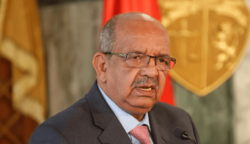 عبد القادر مساهل يعزي عائلة الفنان الراحل جمال علام