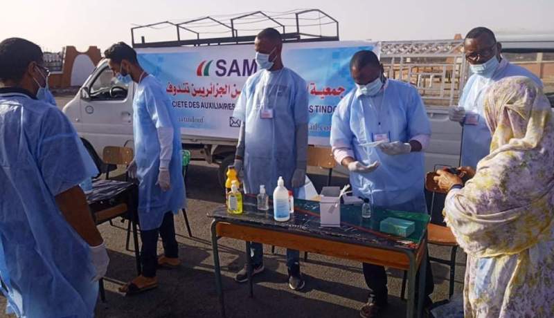 جمعية المساعدين الطبيين بتندوف تنظم حملة تحسيسية وتوزع 500 كمامة