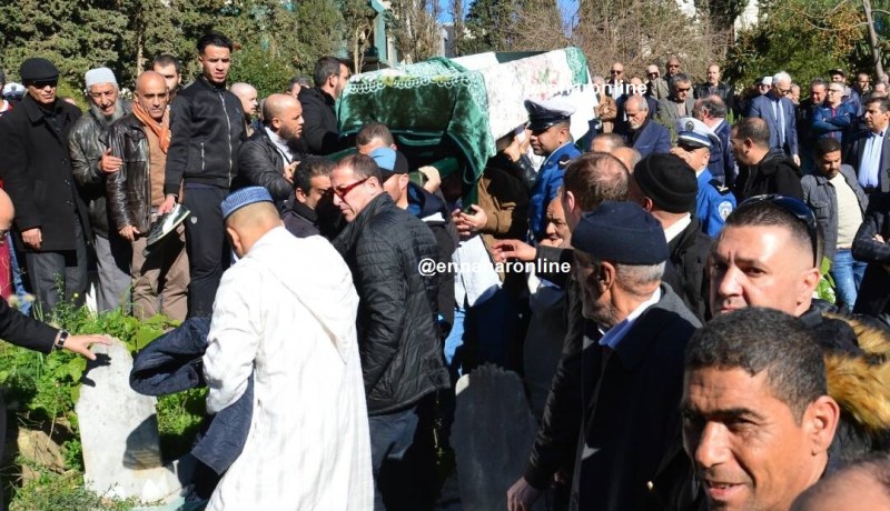 بالصور..تشييع جنازة زوجة محمد العماري بمقبرة بن عكنون