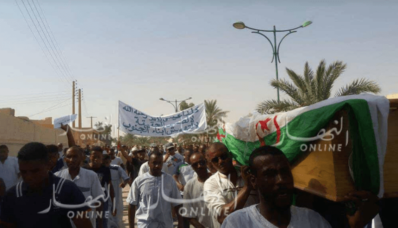 بالصور.. جنازة شعبيّة للشاب زبير بالوادي ووقفة احتجاجية تضامنا مع العائلة