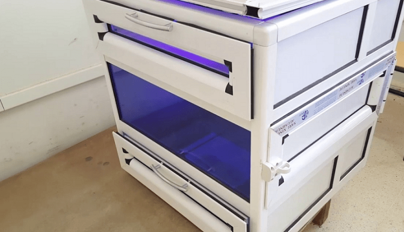 تصنيع جهاز للتعقيم بالأشعة فوق البنفسجية بجامعة الشلف