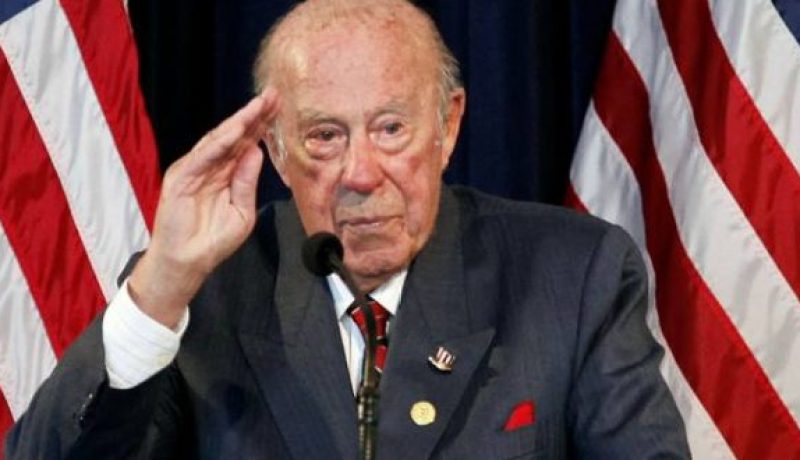 وفاة وزير الخارجية الأمريكي الأسبق جورج شولتز