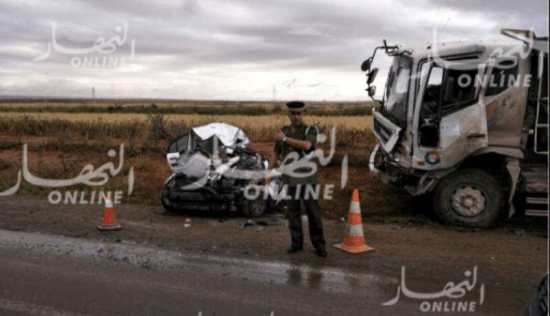 قتيل و جريحين في اصطدام سيارة بشاحنة ببسكرة