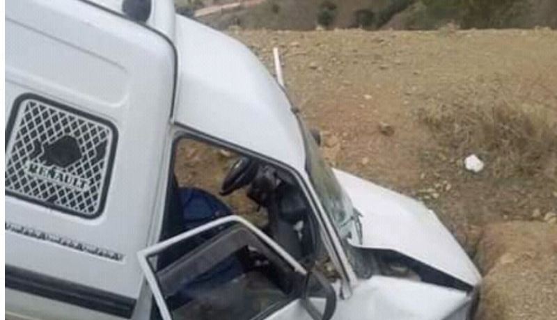 الشلف: جريحان في إنحراف سيارة نفعية بالعجايل في أولاد بن عبد القادر