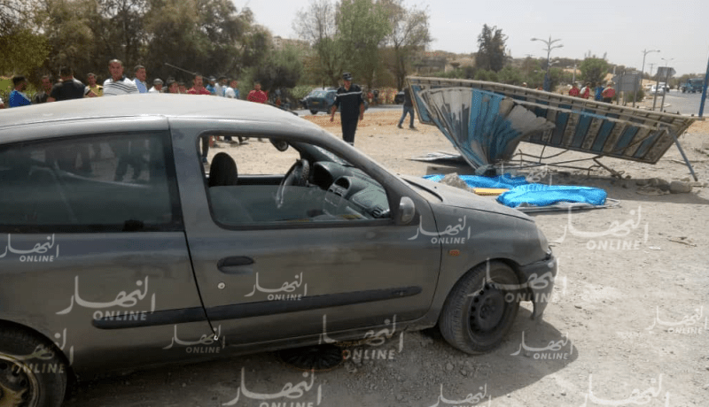 مقتل شخصين وإصابة ثلاثة آخرين بجروح في حادث مرور بالنعامة