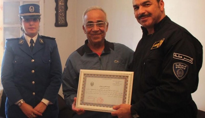 شرطة قسنطينة تزور المخرج محمد حازورلي بعد تعرضه لوعكة صحية