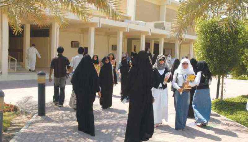 الحكومة تفرض اللباس المحتشم في الجامعات