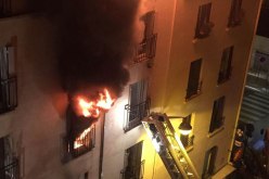 رجل يحرق زوجته ومنزله وطفلته تنجو من الموت