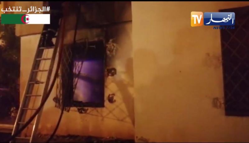 بالفيديو.. حريق في شقتين بحي 122 مسكن في الأغواط