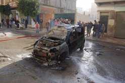 بالصور.. حريق يأتي على سيارة بجيجل