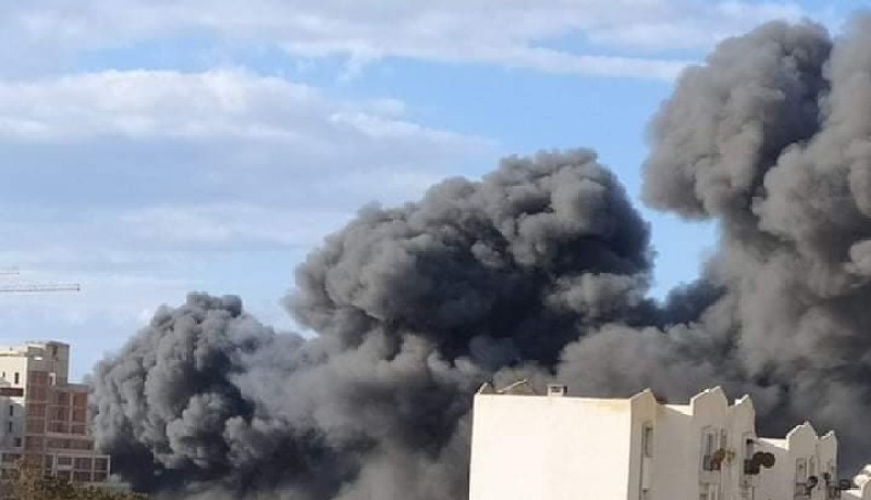 بالفيديو والصور.. حريق مهول بالمركز التجاري”سوق دبي” بعين البنيان في العاصمة