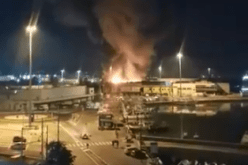 حريق مهول في ميناء أنكونا الإيطالي