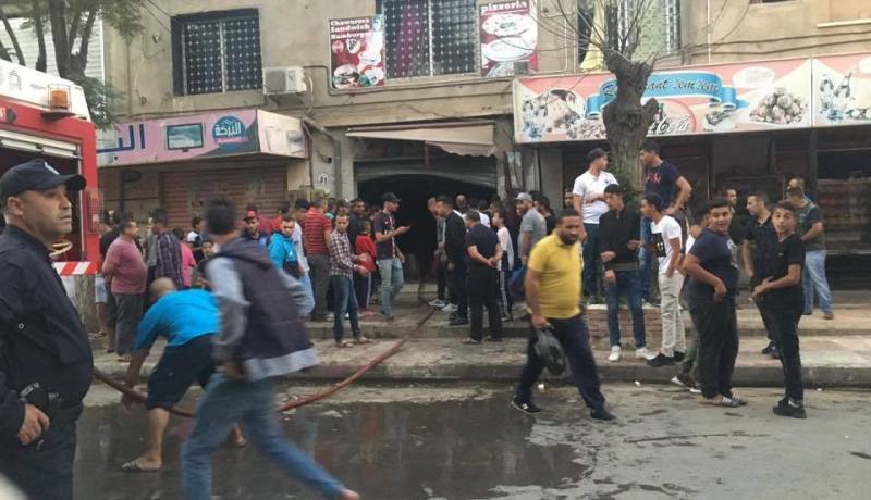 بالصور.. النيران تلتهم 23 محلا تجاريا بخميس مليانة
