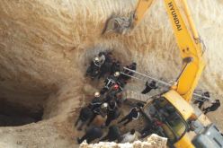 مواطنون يمنعون اللجنة الوزارية من الوصول إلى الحفرة العالق فيها عياش