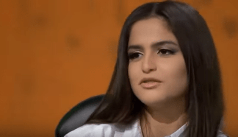 حلا الترك تدخل في نوبة بكاء بسبب والدها