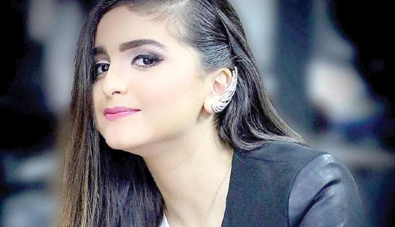 حلا الترك ووالدتها تراسلان أحلام