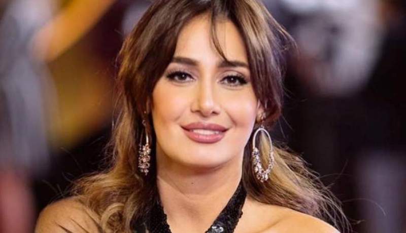 تداول خبر ارتباطها بداعية.. النجمة المصرية حلا شيحة تحذف صورها من انستغرام