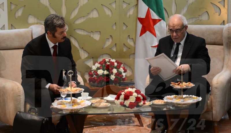 عبد الحكيم حمادي يودع ملف ترشحه رسميا امام السلطة المستقلة للإنتخابات