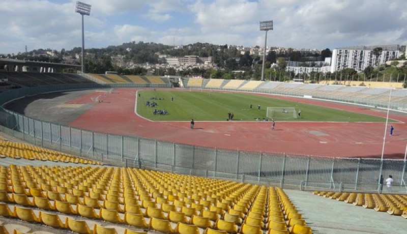 فضيحة سرقة تفجّر ملعب حملاوي بقسنطينة!