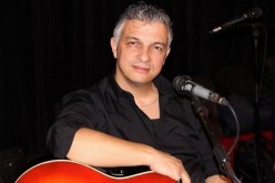 الفنان والمغني حميدو يهدي لإذاعة البهجة تسجيل صوتي للأذان من أدائه