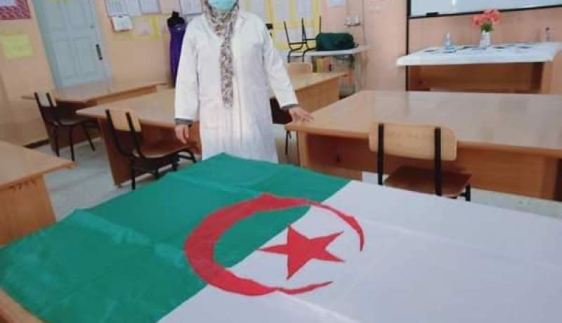 وزارة التكوين: 4725 علما وطنيا تم خياطته إحتفالا بذكرى إندلاع الثورة التحريرية