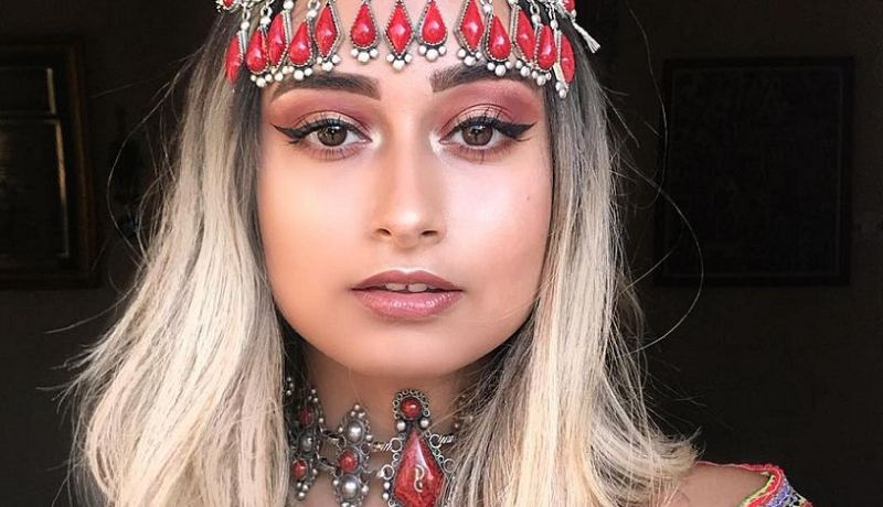 بالصورة.. داليا شيح غاضبة وترد بقوة على منتقدي ثوب زفافها