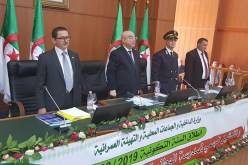 دحمون: تعميم الطاقة الشمسية على كل المدارس والمساجد ومقرات الأمن