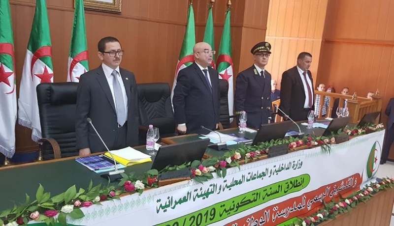 دحمون: تعميم الطاقة الشمسية على كل المدارس والمساجد ومقرات الأمن