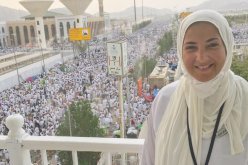 الممثلة دنيا سمير غانم تؤدي مناسك الحجّ