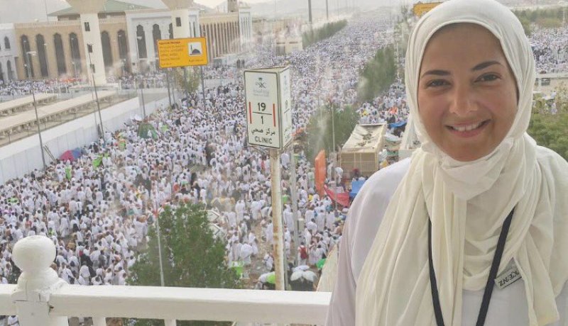 الممثلة دنيا سمير غانم تؤدي مناسك الحجّ