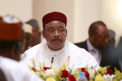 رئيس النيجر يتخلى عن الحكم ليحصل على هذه الجائزة