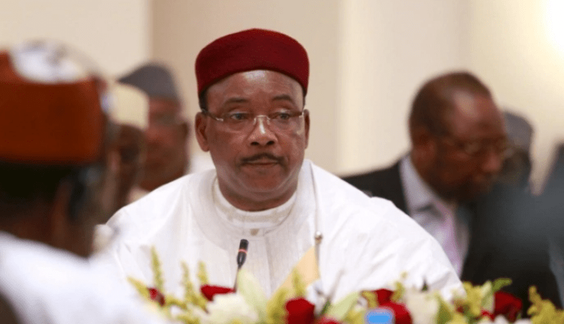 رئيس النيجر يتخلى عن الحكم ليحصل على هذه الجائزة