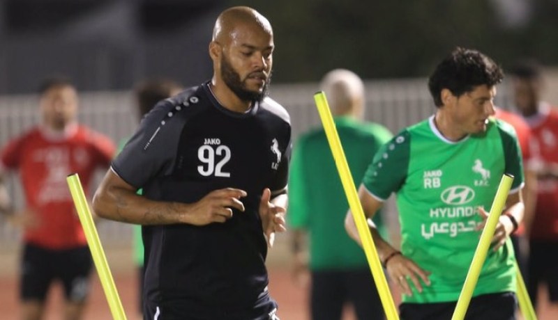 جماهير الإتفاق تعلق آمالها على مبولحي