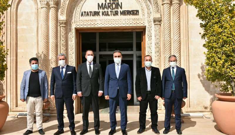 رجل أعمال تركي يمول أزيد من 20 منحة لطالبات جزائريات في تخصص الطب