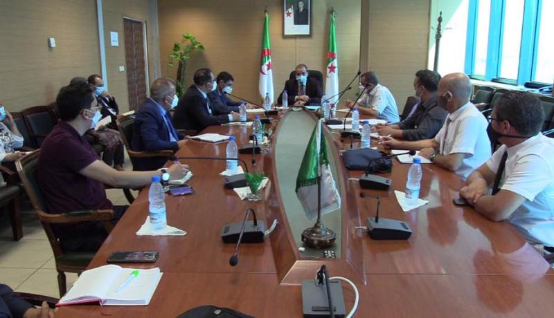رزيق يجتمع مع ممثلي جمعيات حماية المستهلك