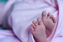 صادم.. زوجان يقتلان طفلتهما الرضيعة بعقار أقوى 100 مرة من المورفين