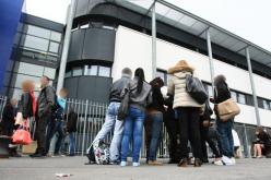 فرنسا: طالب ثانوي يهدد معلمه بالقتل