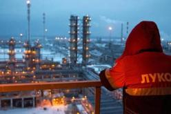 روسيا تحتفظ بصدارة موردي النفط إلى الصين