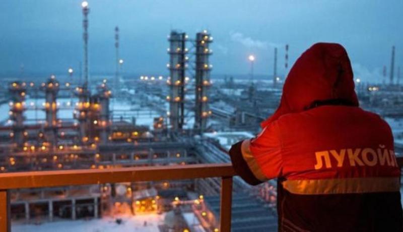 روسيا تحتفظ بصدارة موردي النفط إلى الصين
