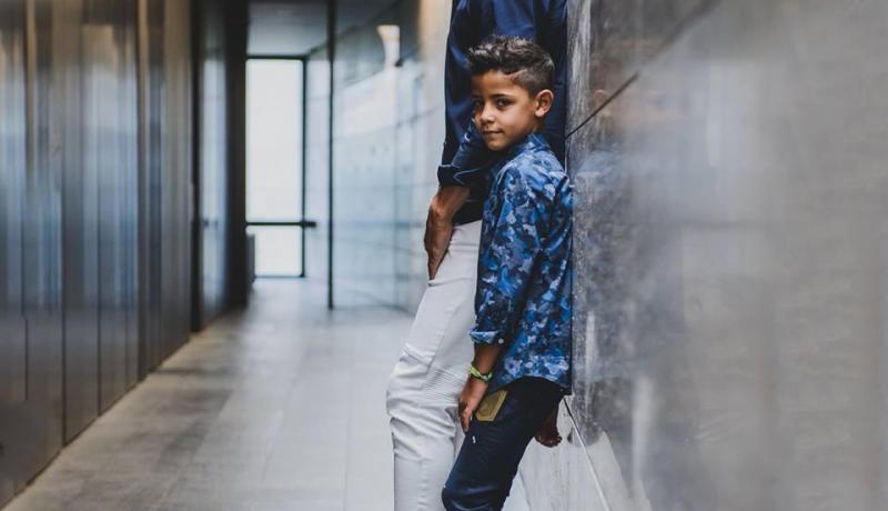 بالصور.. “كريستيانو جونيور” يُزاحم والده ويدخل عالم الموضة