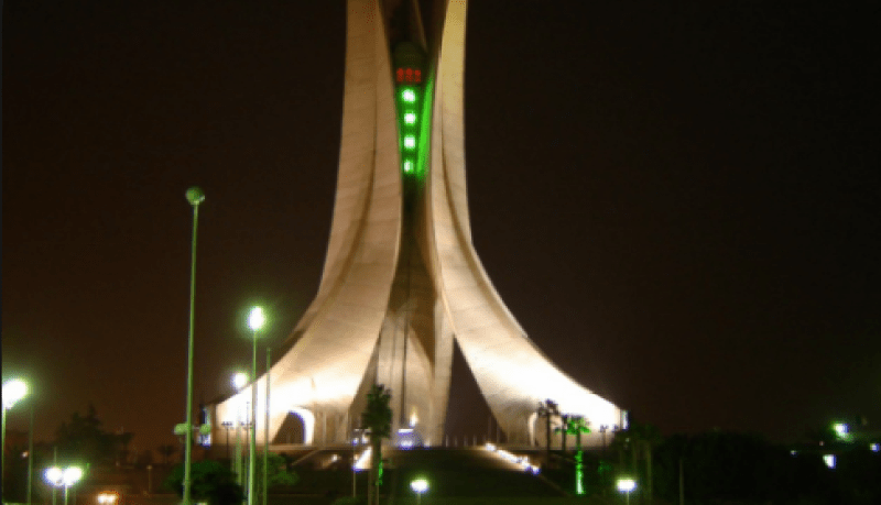 توافد كبير للجمهور في ختام برنامج “جزايراما”