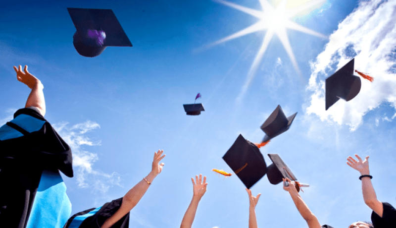 وزارة التعليم العالي توضح بخصوص الطلبة المبرمجين للتكوين الإقامي بالجامعات الدولية